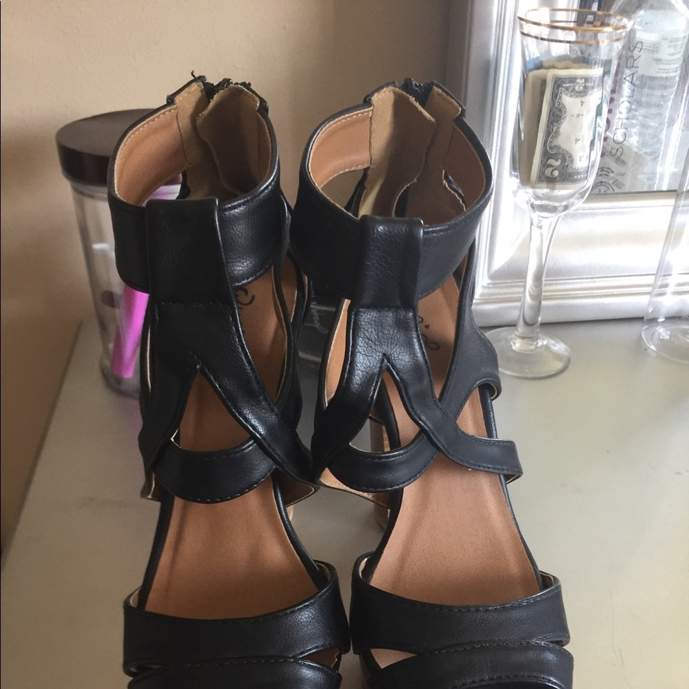Open toe, 4 inch heels